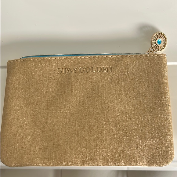 ipsy Handbags - Gold Clutch Bag